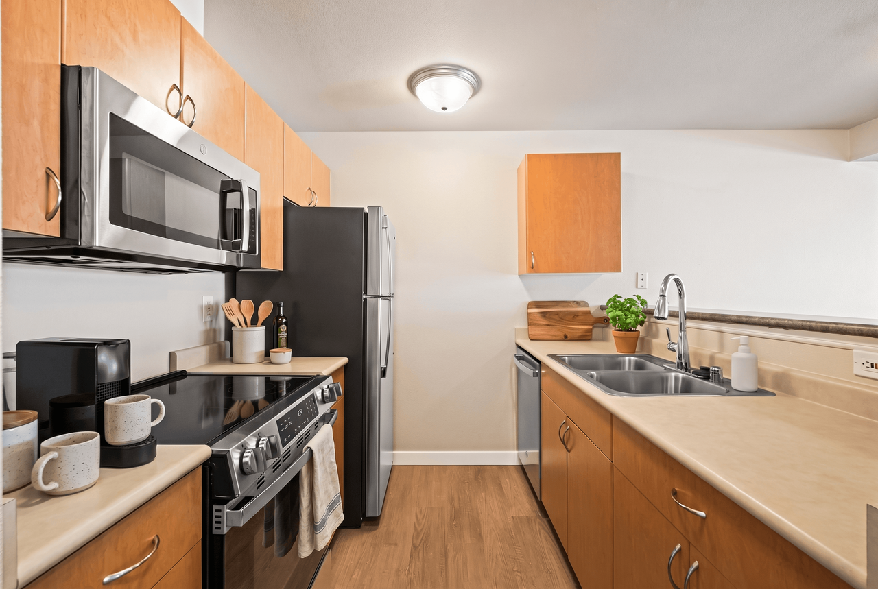 Counterbalance Apartments - Photo 2 of 42