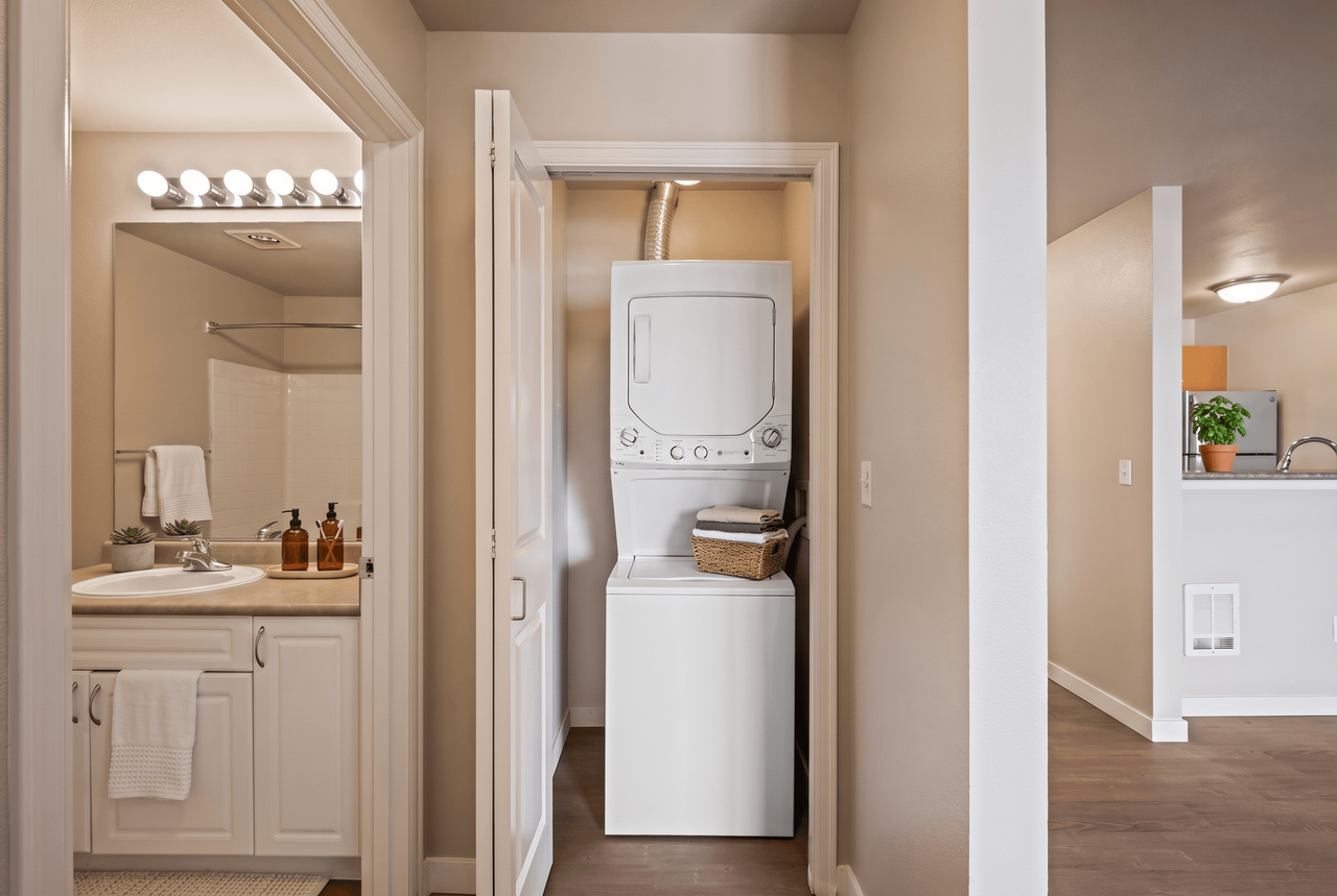 Counterbalance Apartments - Photo 4 of 42