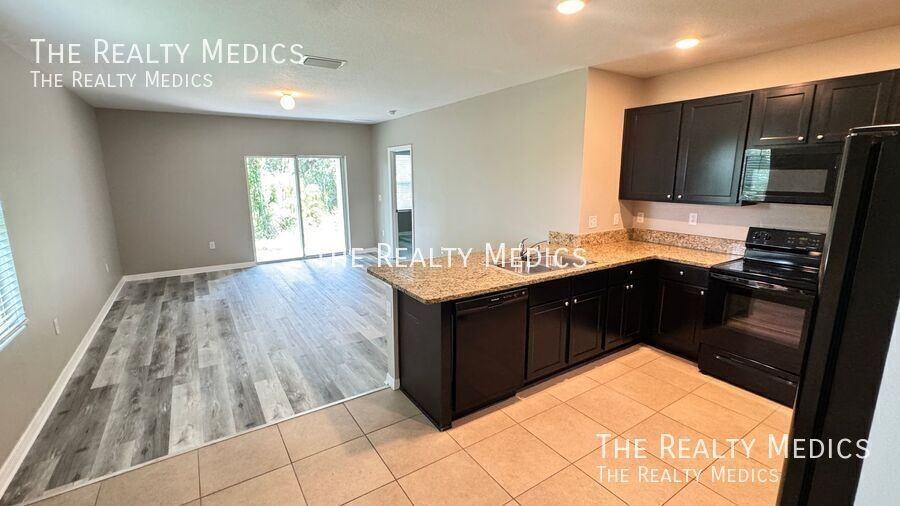 10906 Carlton Fields Dr - Photo 3 of 43