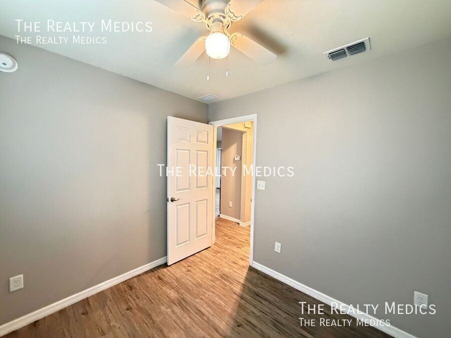 5633 Nw 2nd Pl - Photo 4 of 20
