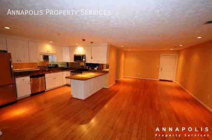 631 Admiral Dr - Photo 2 of 19