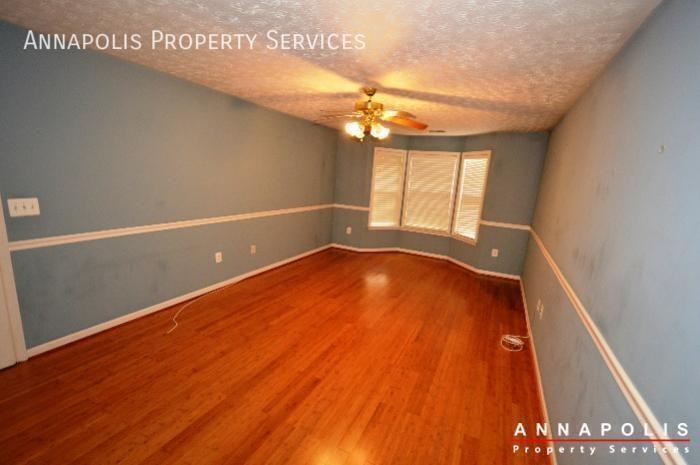 631 Admiral Dr - Photo 7 of 19