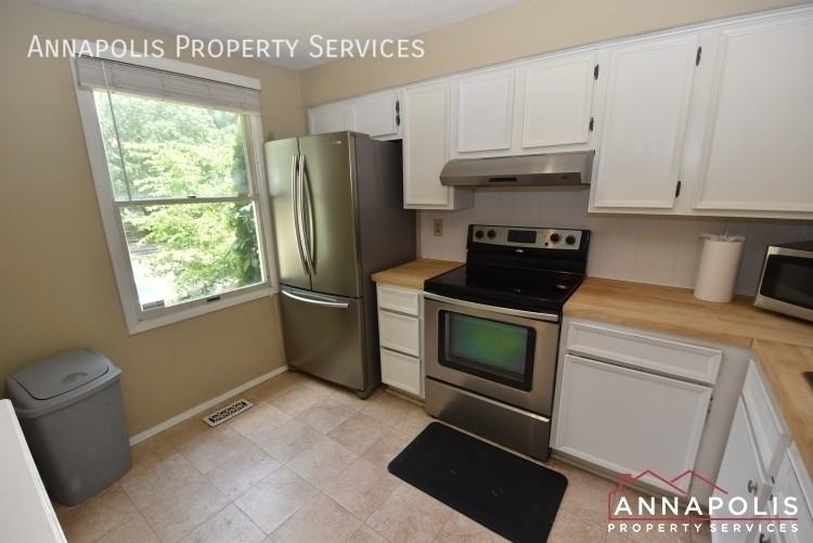 7660 Fairbanks Ct - Photo 2 of 18