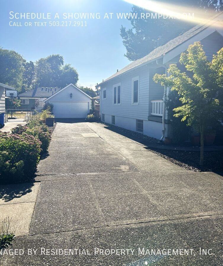 2242 Se 44th Ave - Photo 3 of 50