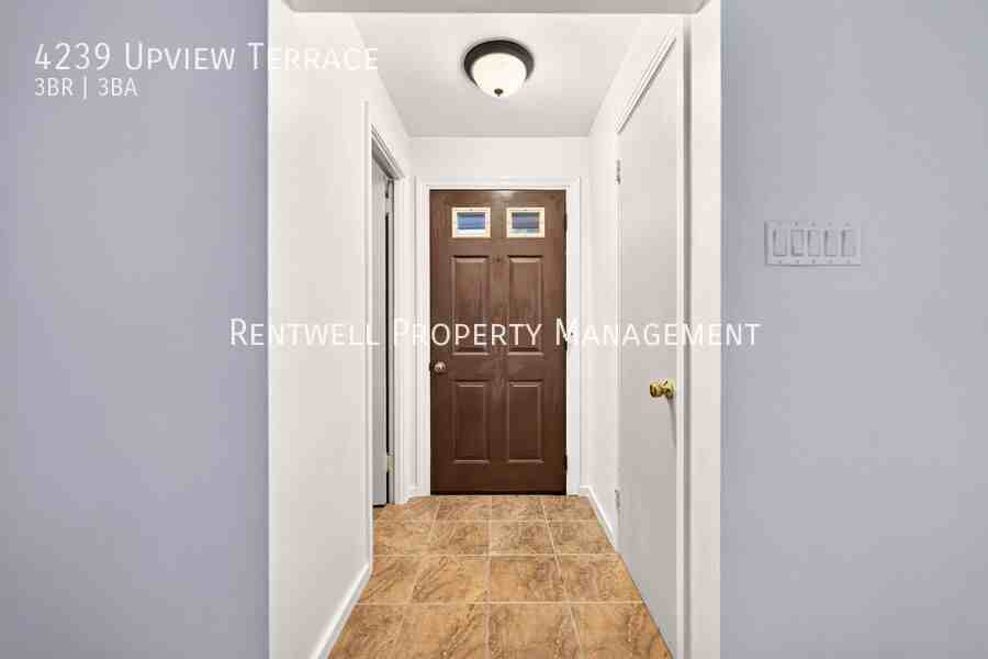 4239 Upview Ter - Photo 5 of 48