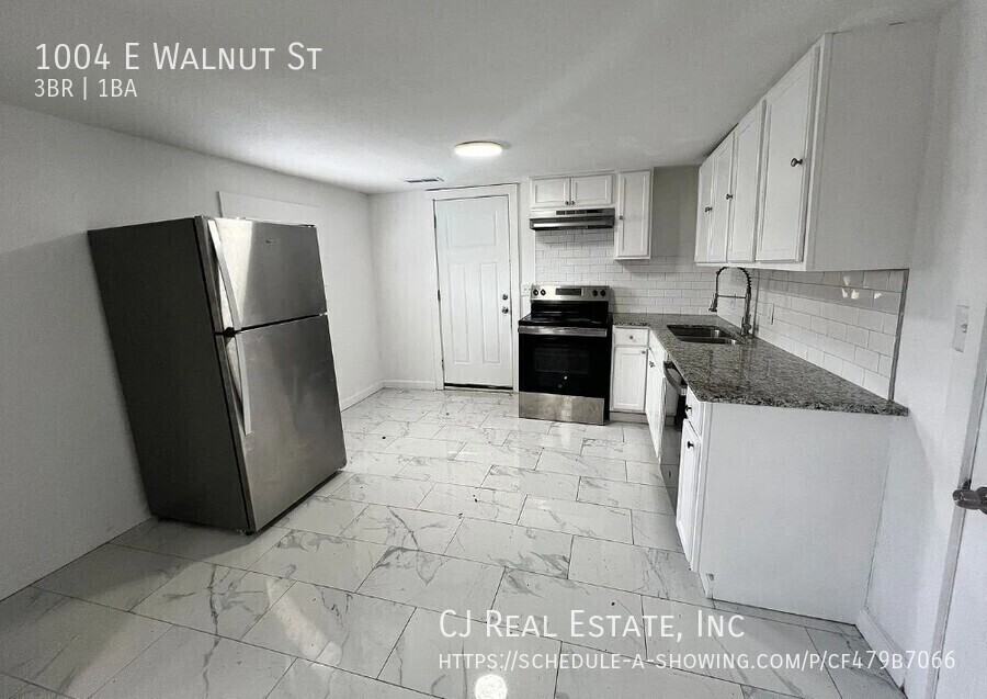 1004 E Walnut St - Photo 3 of 7
