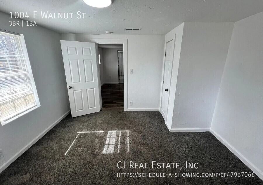 1004 E Walnut St - Photo 7 of 7