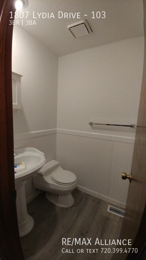 1807 Lydia Dr #103 - Photo 3 of 14
