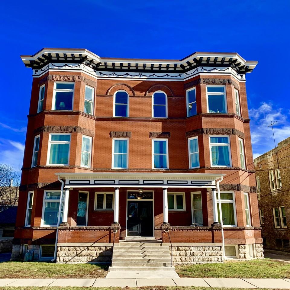 271 Douglas Ave #1