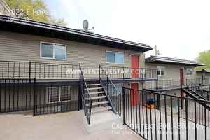 featured image of 1022 E Poplar St #18
