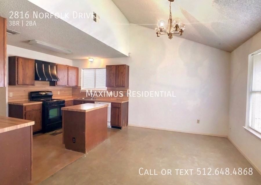 2816 Norfolk Dr - Photo 4 of 18