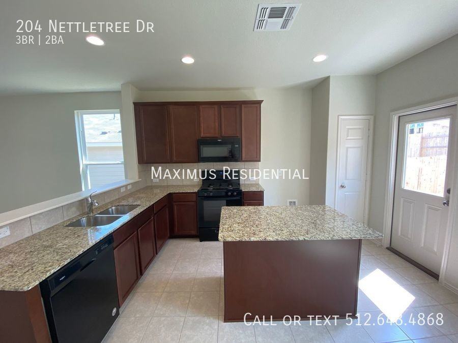 204 Nettletree Dr - Photo 3 of 24