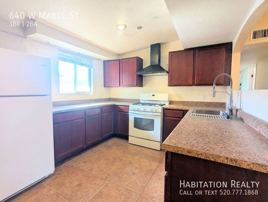 640 W Mabel St - Photo 2 of 22