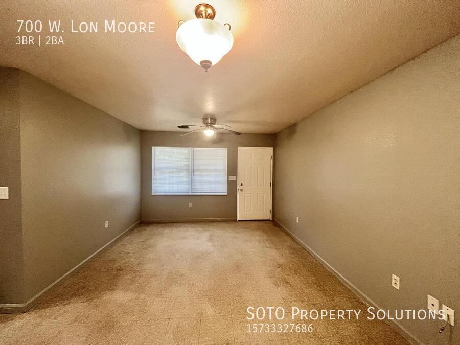 700 Lon Moore St - Photo 6 of 24