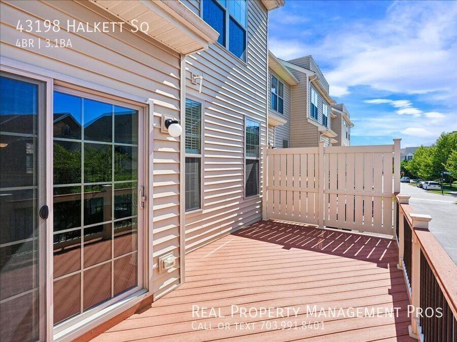 43198 Halkett Sq - Photo 5 of 50