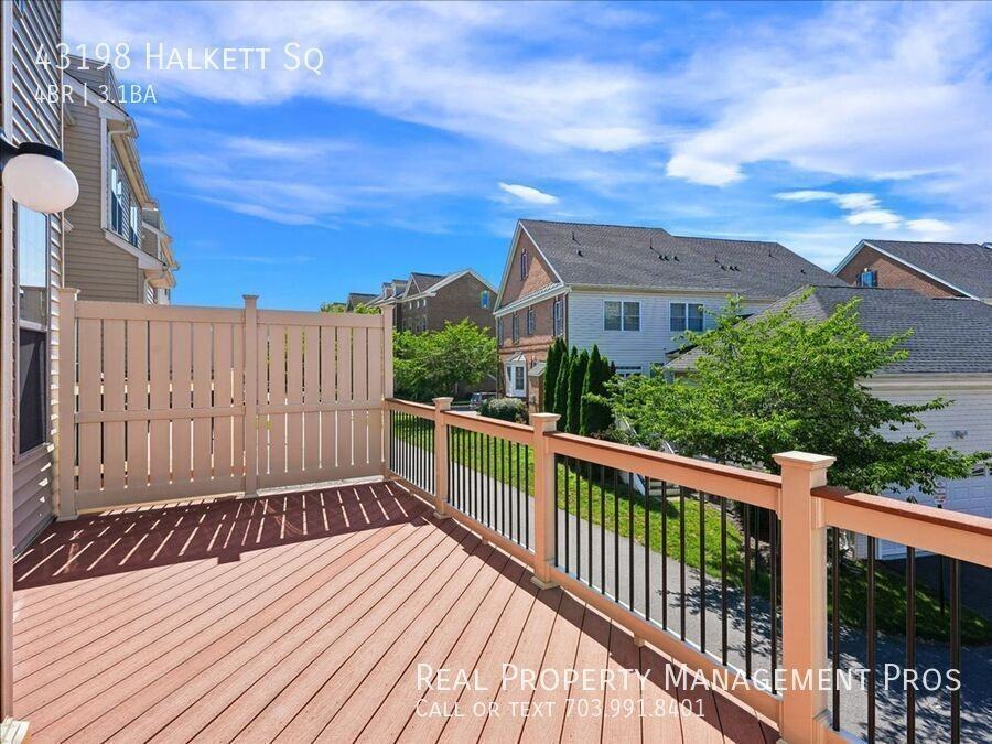 43198 Halkett Sq - Photo 6 of 50