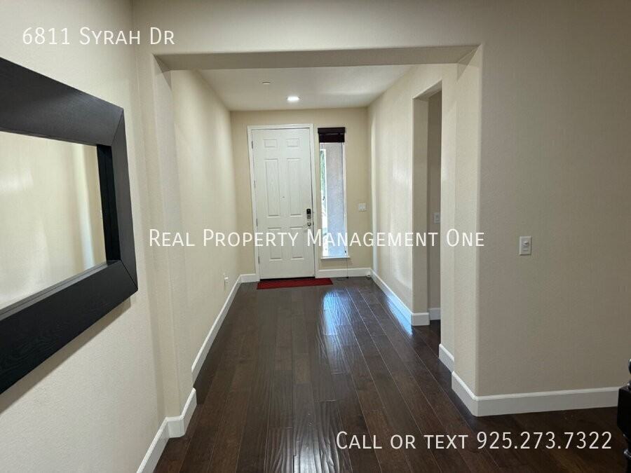 6811 Syrah Dr - Photo 4 of 42