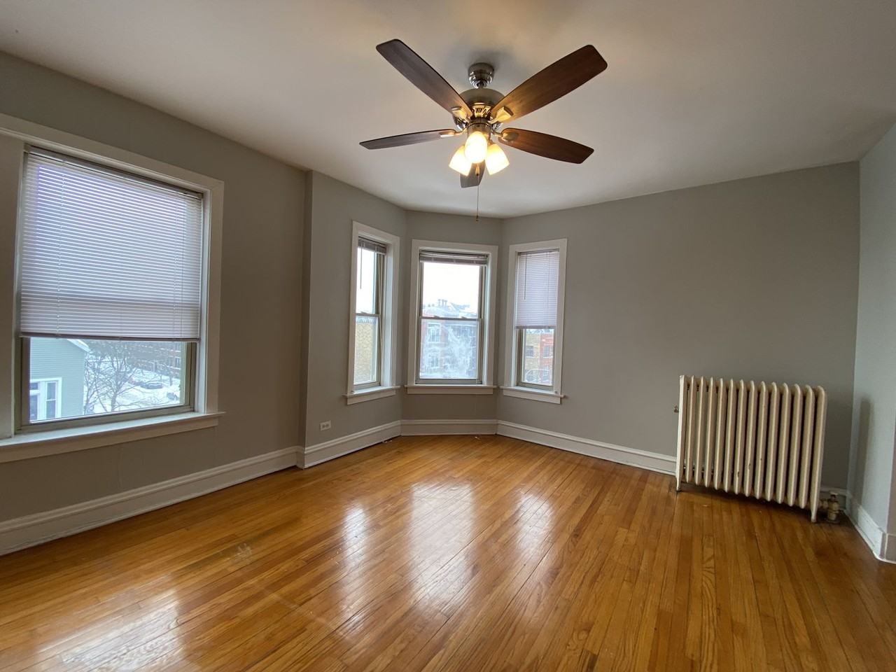 1064 W Cornelia Ave #1064-2 - Photo 2 of 10