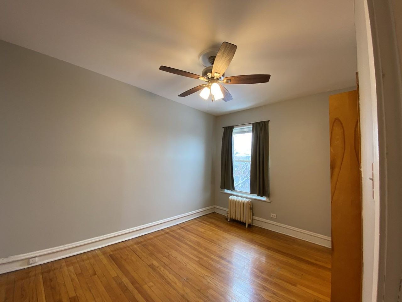 1064 W Cornelia Ave #1064-2 - Photo 3 of 10