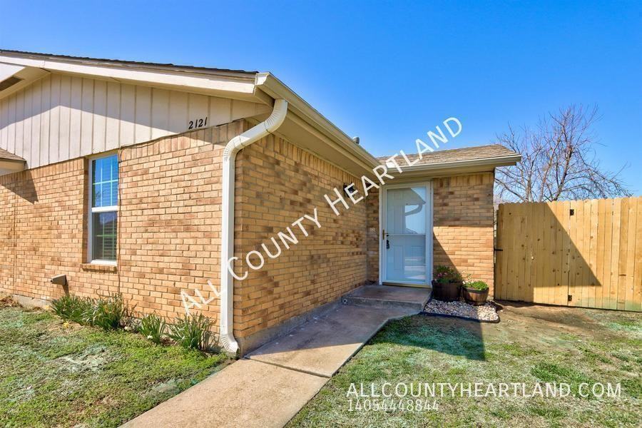 2121 Meench Dr - Photo 2 of 24