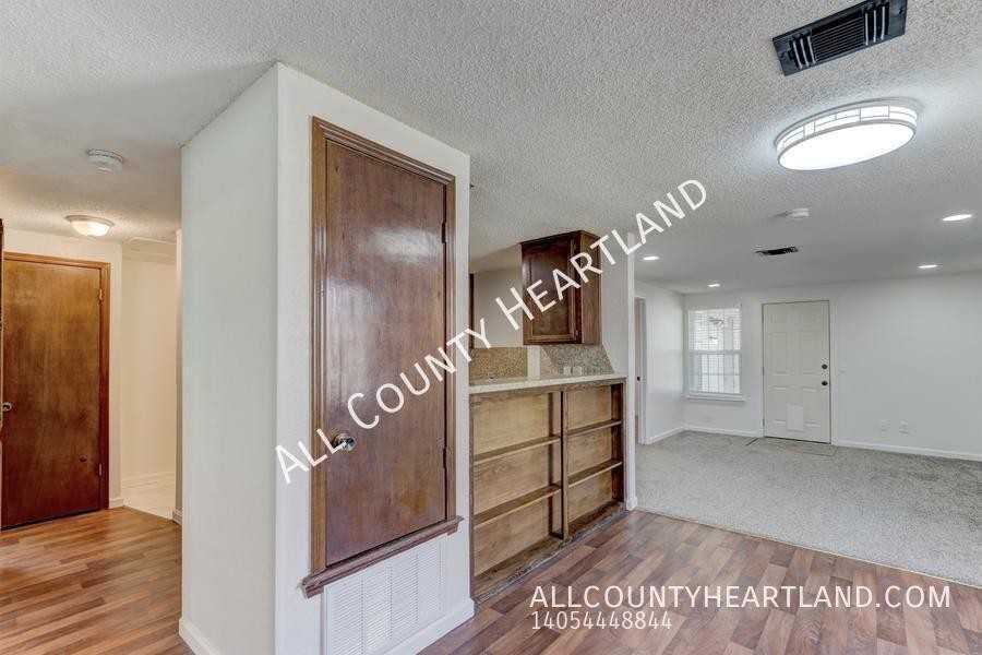 2121 Meench Dr - Photo 4 of 24