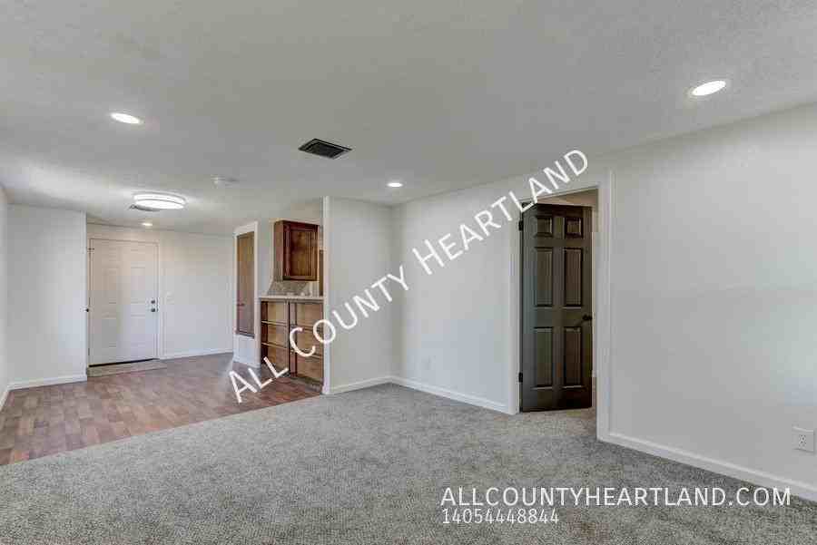 2121 Meench Dr - Photo 6 of 24