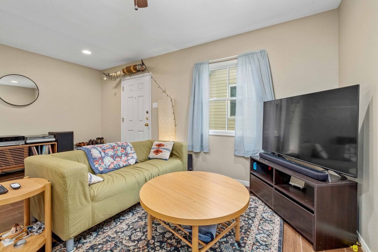 3822 Ridgelea Dr #B - Photo 2 of 14