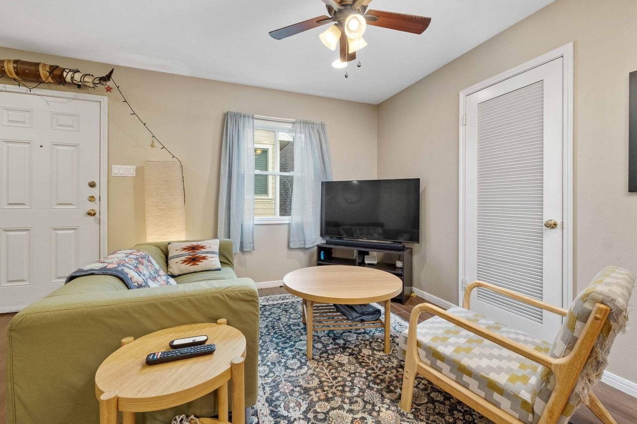 3822 Ridgelea Dr #B - Photo 3 of 14