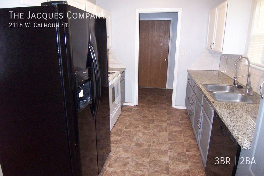 2118 W Calhoun St - Photo 4 of 11