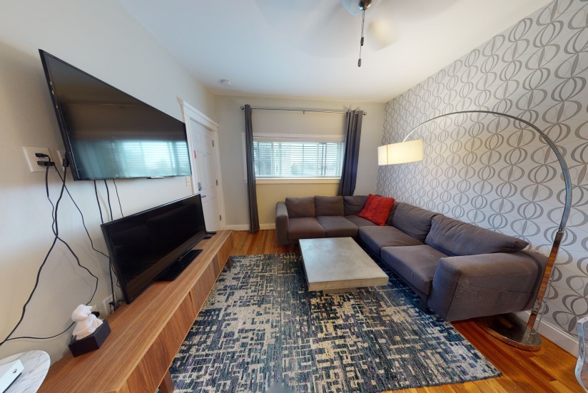 1 Bed / 1 Bath Apartment in East Boston - Photo 3 of 13