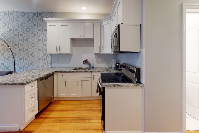 1 Bed / 1 Bath Apartment in East Boston - Photo 5 of 13