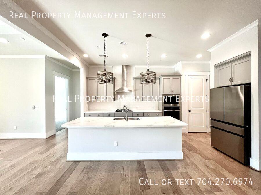 8878 Cotton Grove Ct - Photo 2 of 17