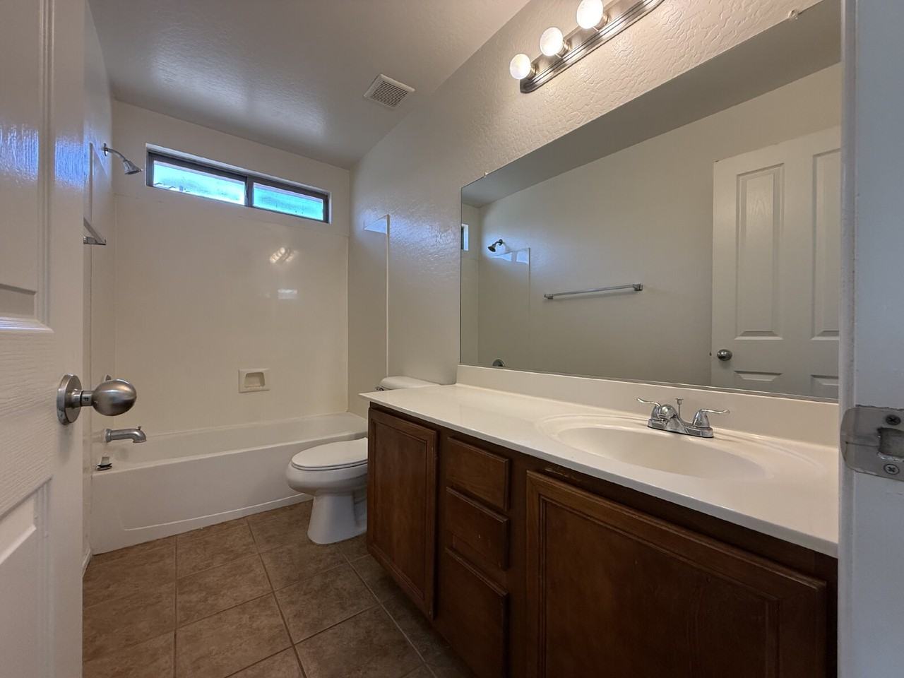 7372 W Ian Dr - Photo 4 of 38