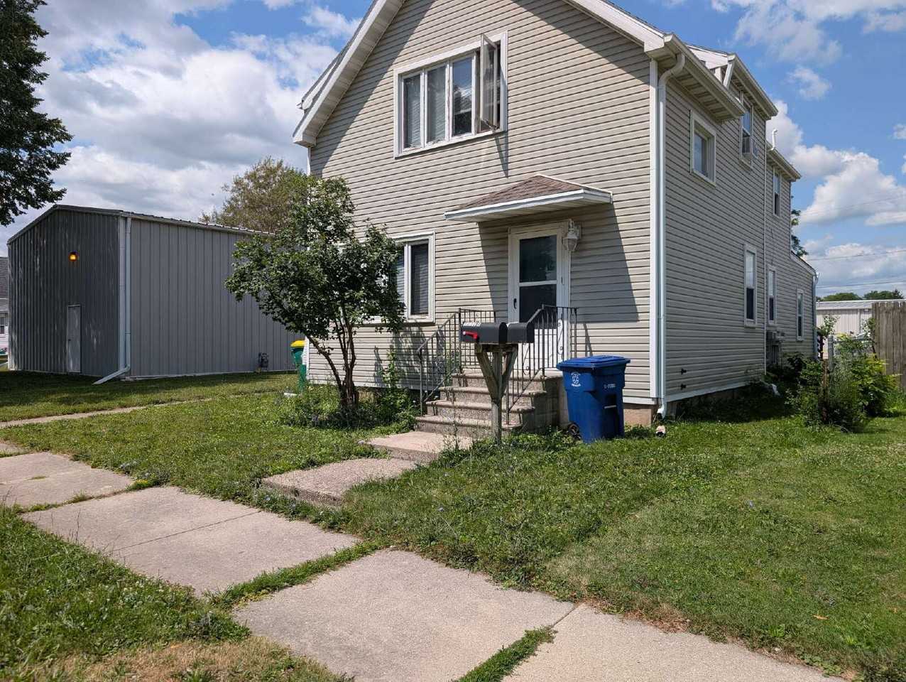 1212 S Chestnut Ave - Photo 2 of 25