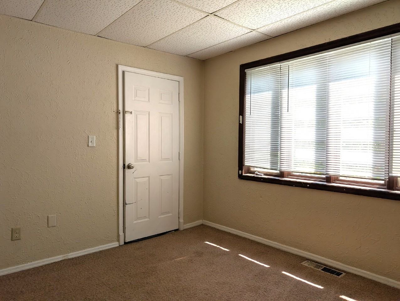 1212 S Chestnut Ave - Photo 3 of 25