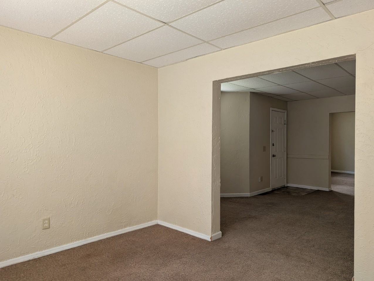 1212 S Chestnut Ave - Photo 4 of 25