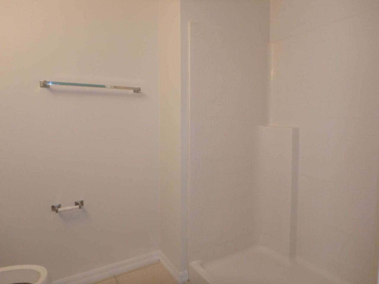 75 London Dr - Photo 2 of 8