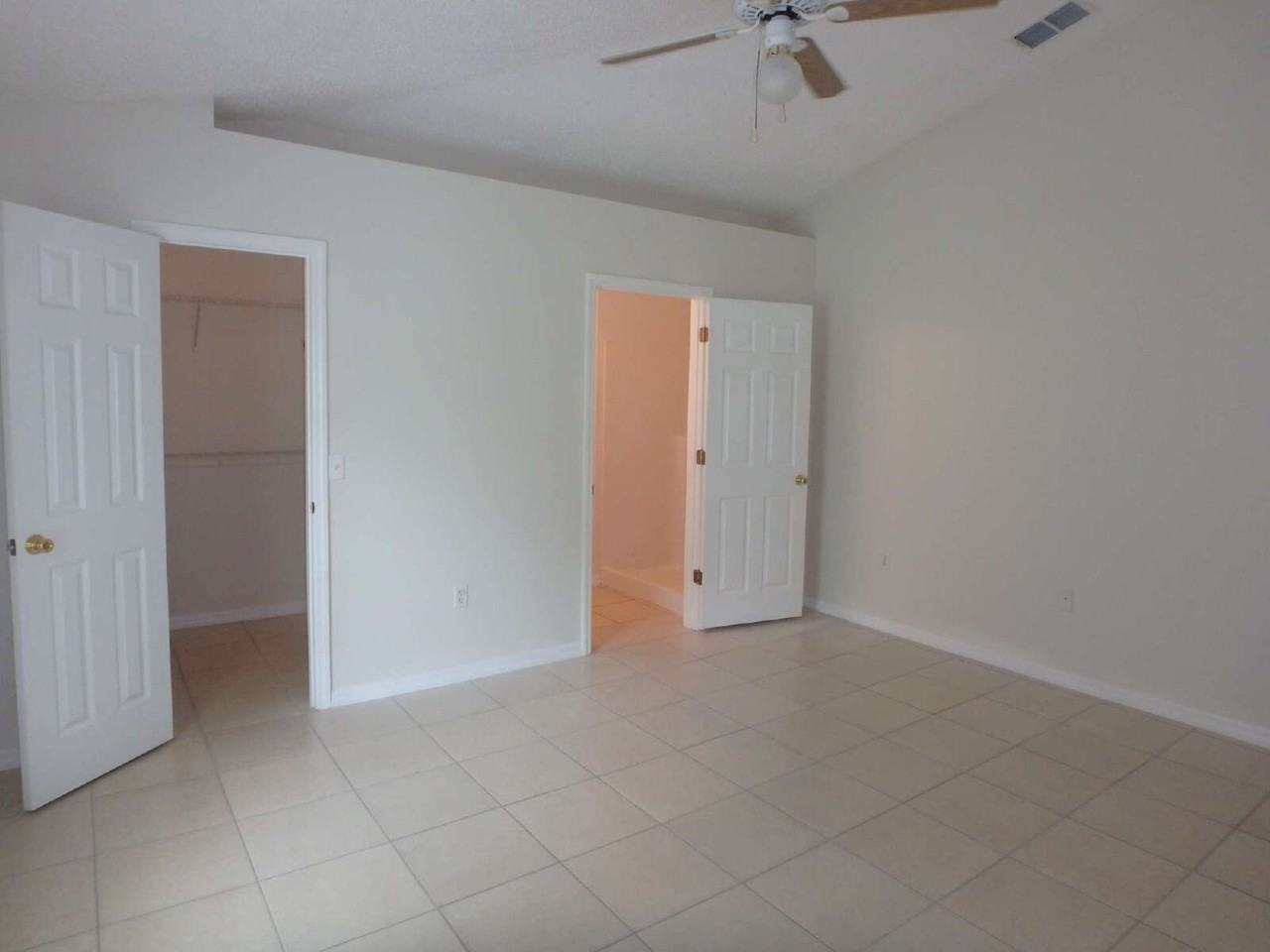 75 London Dr - Photo 3 of 8
