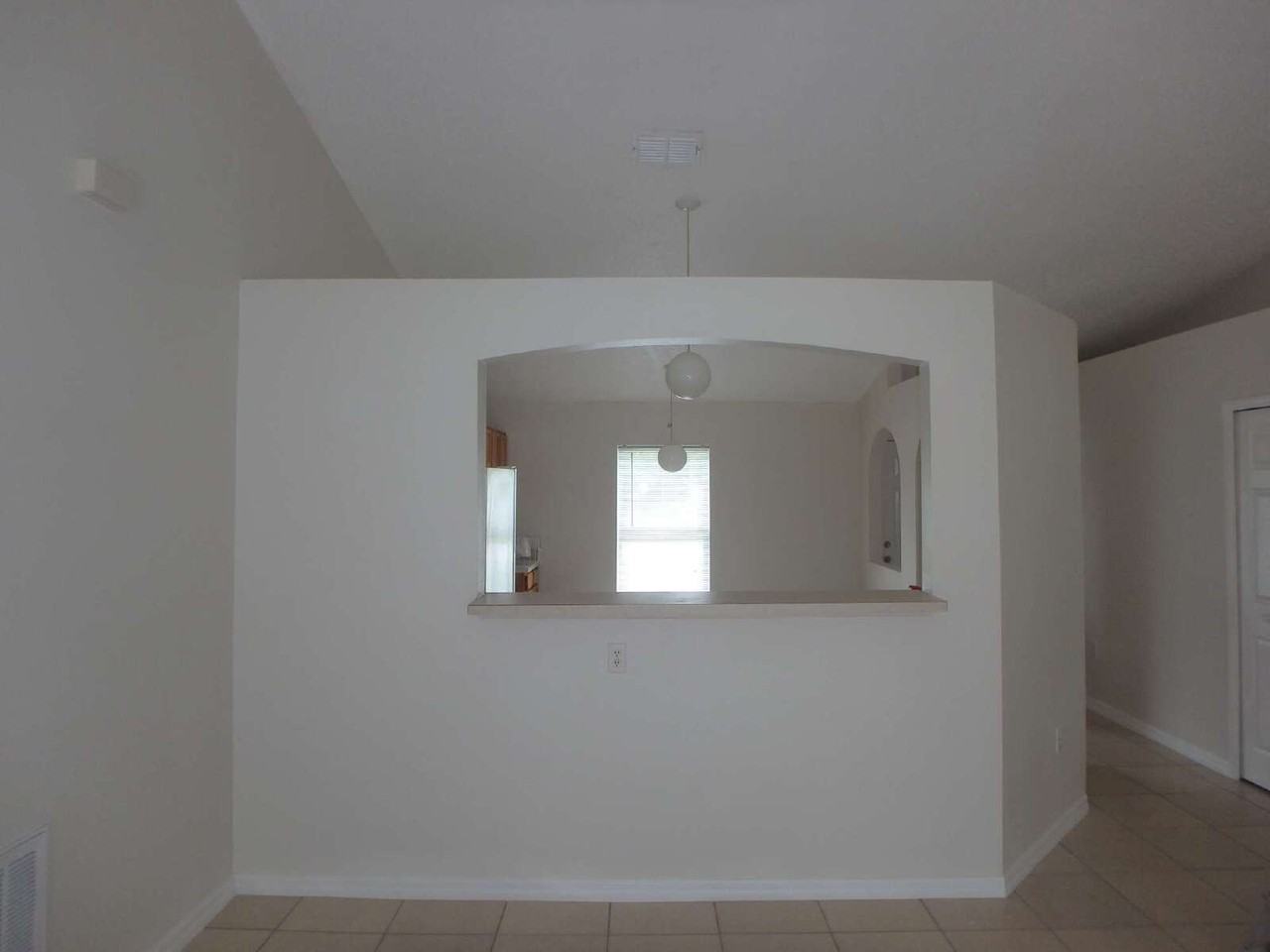 75 London Dr - Photo 5 of 8
