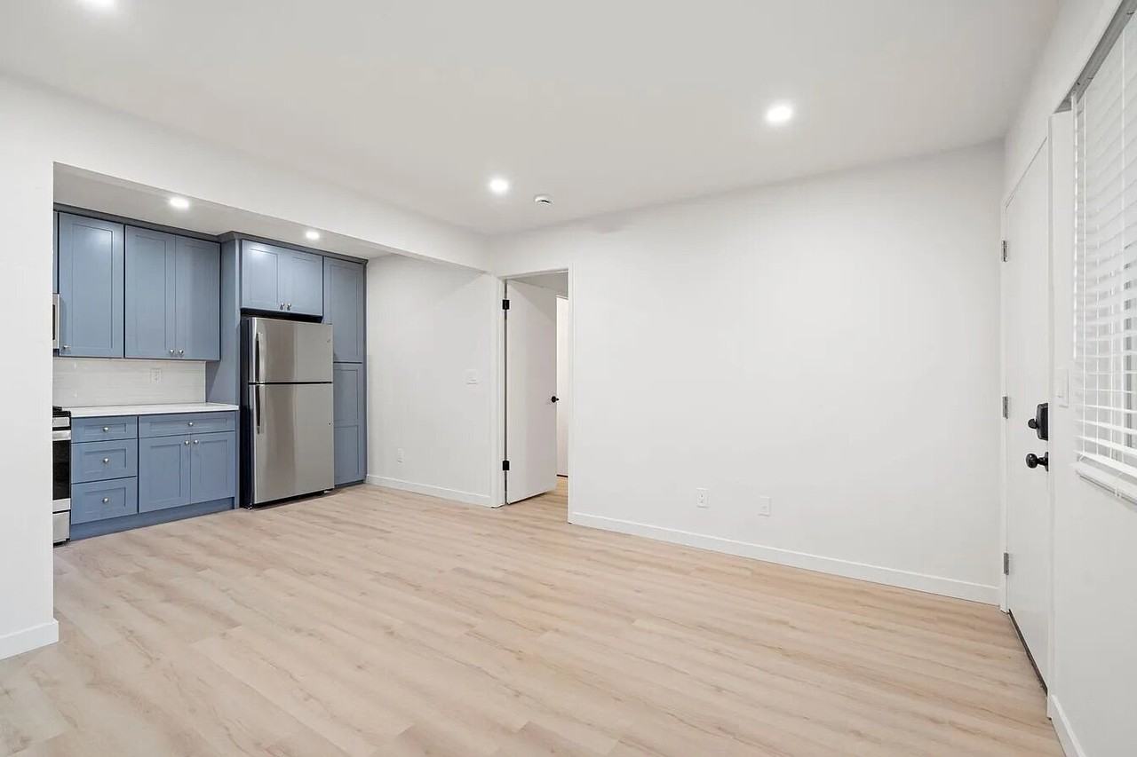 1572 13th St - Photo 2 of 16