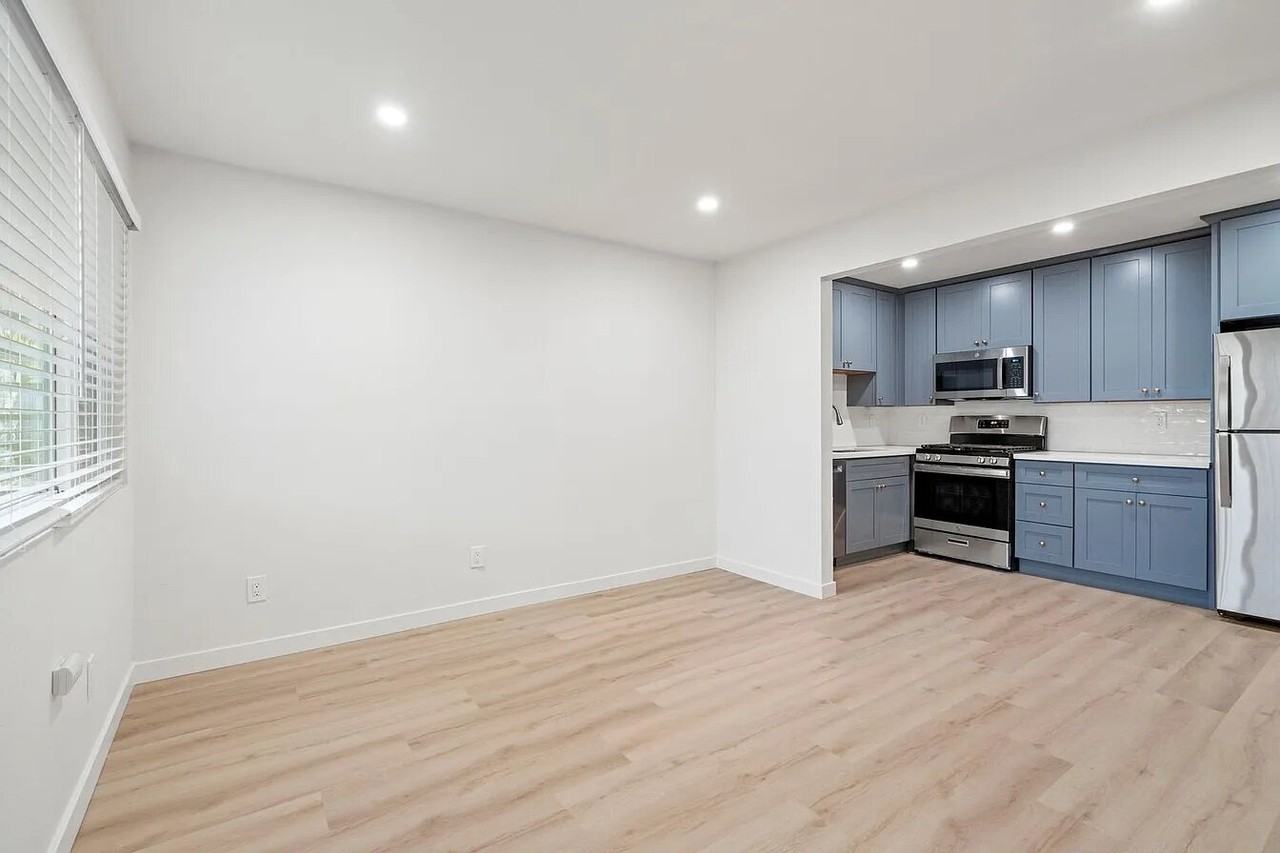 1572 13th St - Photo 3 of 16
