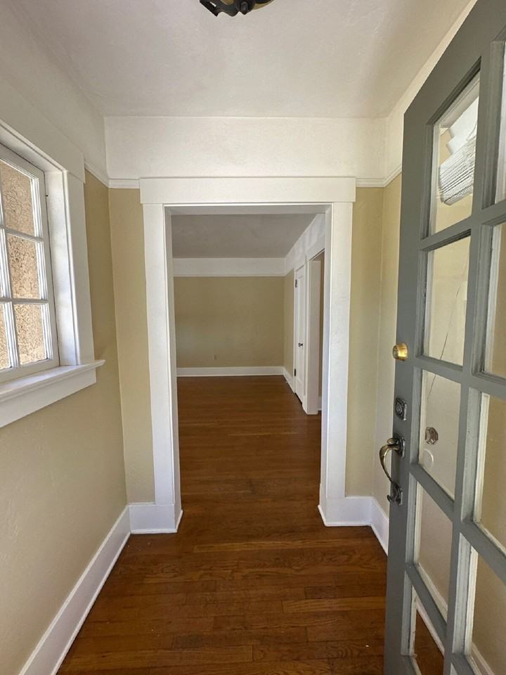 2140 Loomis St - Photo 5 of 22