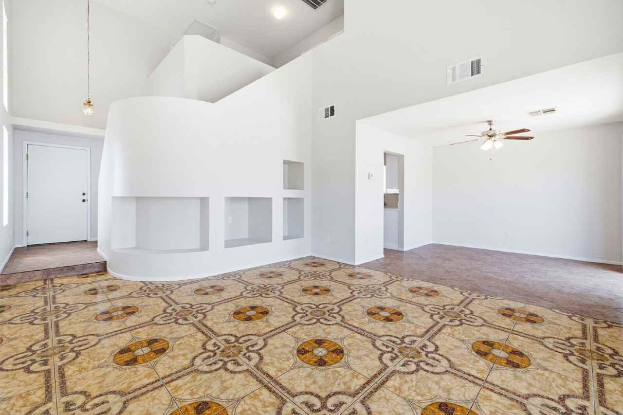 3788 Gulliver St - Photo 6 of 32