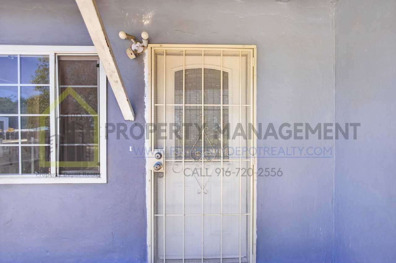7720 35th Ave - Photo 5 of 36