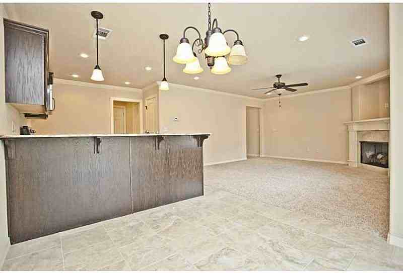 2669 N Miranda Ave - Photo 4 of 16