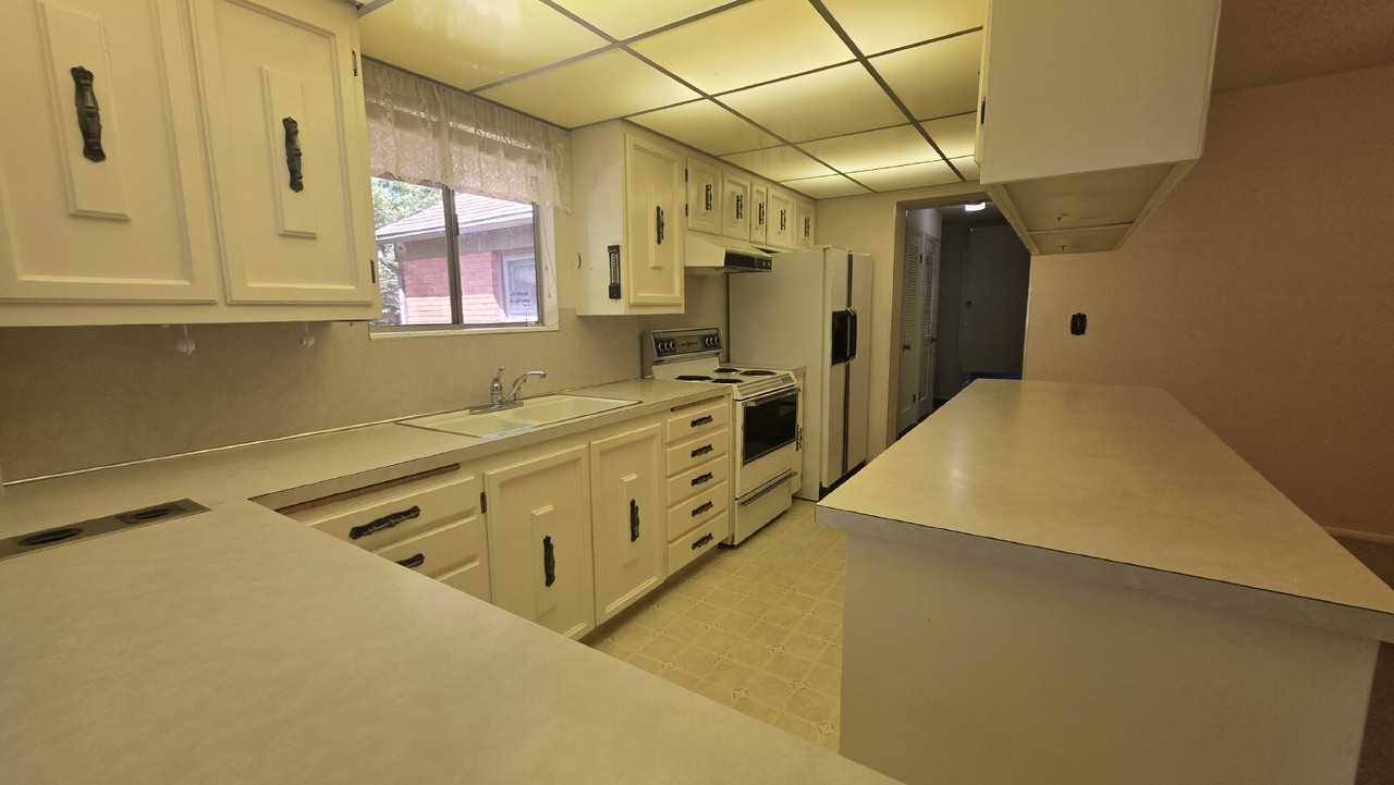 3565 Eccles Ave #UP - Photo 6 of 19