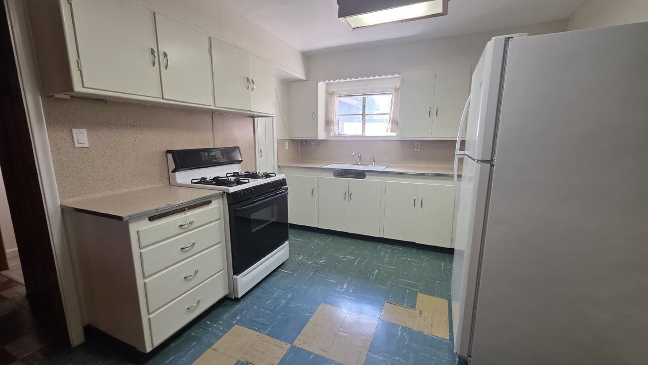 3565 Eccles Ave #DOWN - Photo 7 of 10