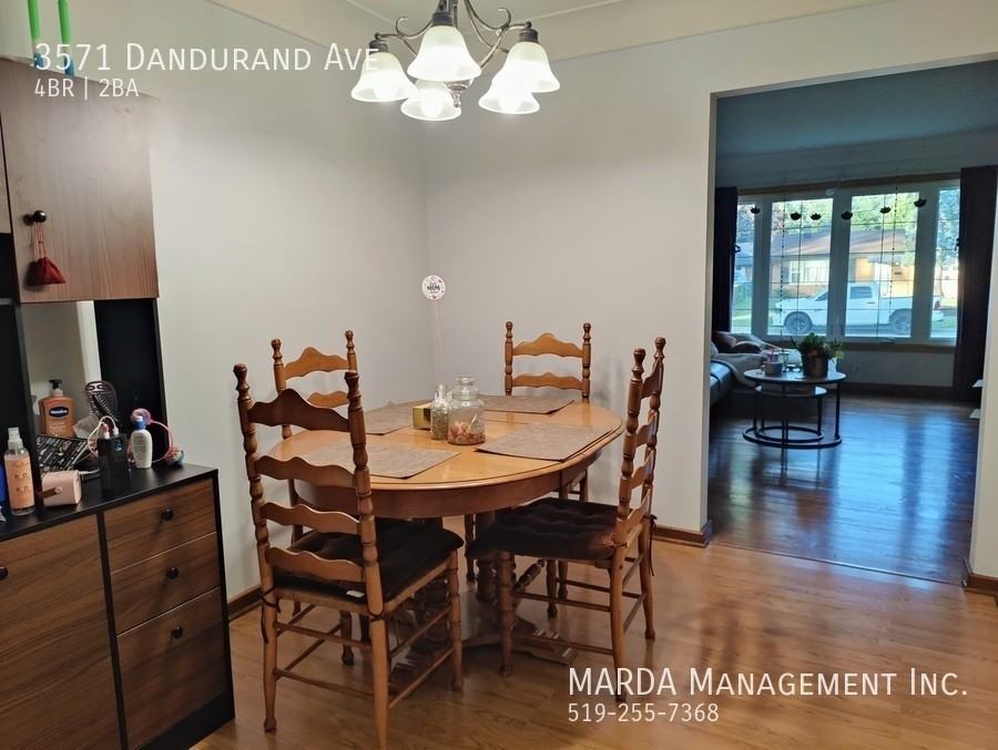 3571 Dandurand Ave - Photo 6 of 18