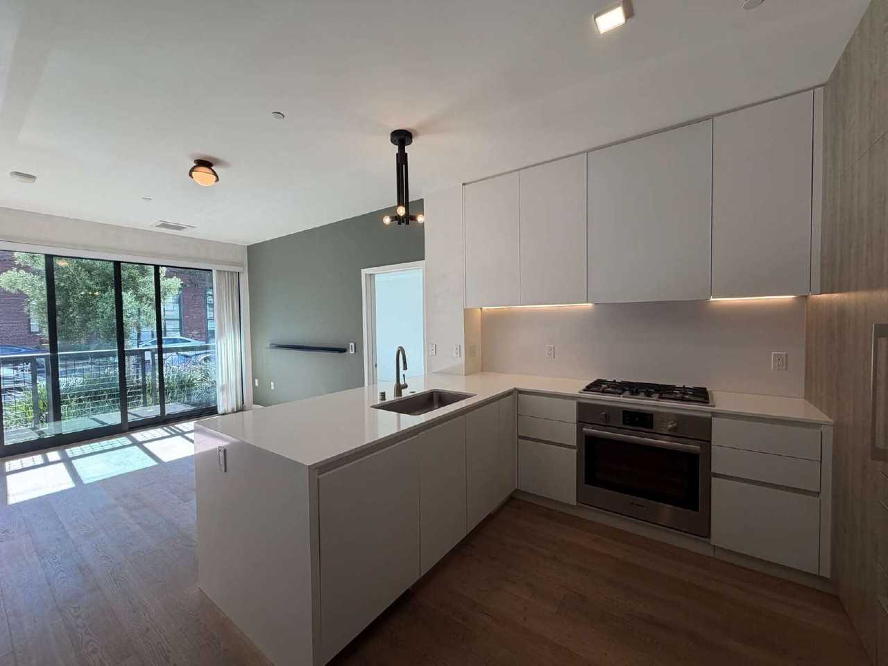 815 Tennessee St #111 - Photo 2 of 21