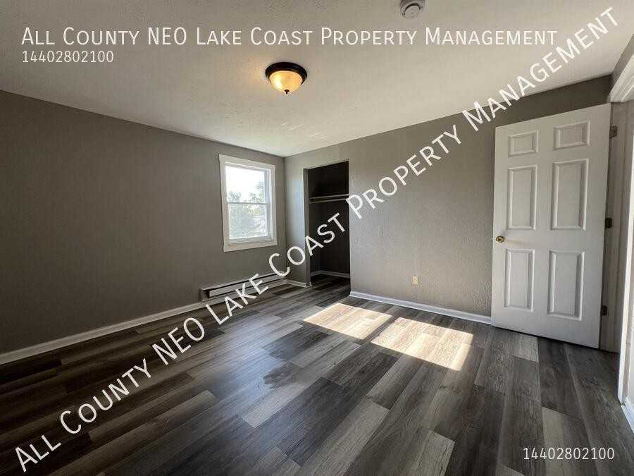 1372 Massachusetts Ave - Photo 5 of 6